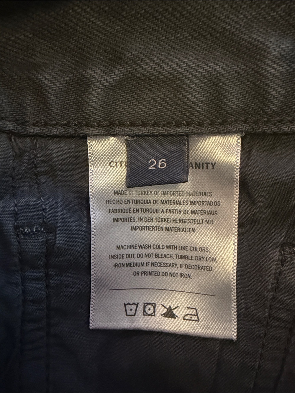 Citizens Of Humanity Black High-Rise Curved Hem Jean Shorts - Picture 5 of 5